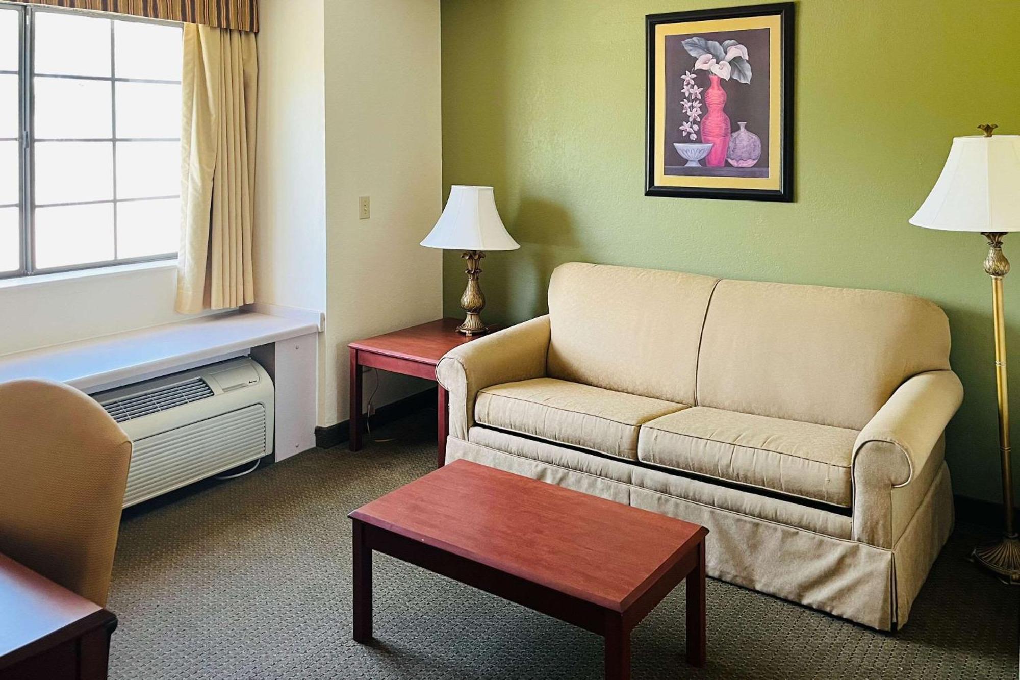 Quality Inn & Suites Prestonsburg Next To Mountain Arts Center Exterior foto